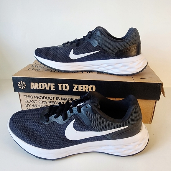 Nike NEW Revolution Black Running Tennis Shoes Womens Size 11 Wide 4E NIB NWT - Picture 3 of 10